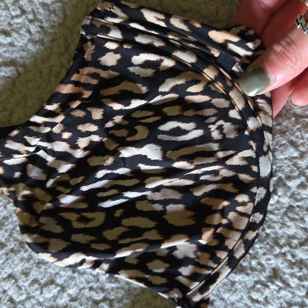 VS Silky Smooth Animal Print Unlined Demi Bra - Picture 2 of 14